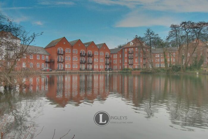 3 Bedroom Flat To Rent In Waterside Lane, Colchester, CO2