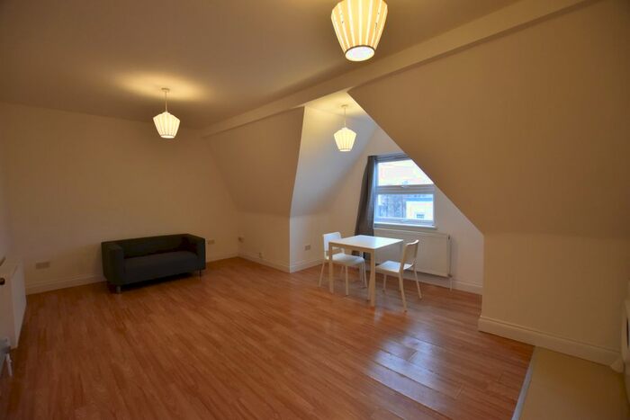 1 Bedroom Flat To Rent In The Vale, London, W3