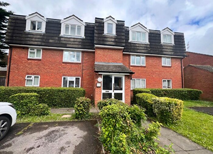 Studio To Rent In Vincenzo Close, AL9