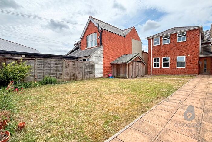 2 Bedroom Flat For Sale In Aragon House, Hollow Lane, Shinfield, Reading, Berkshire, RG2