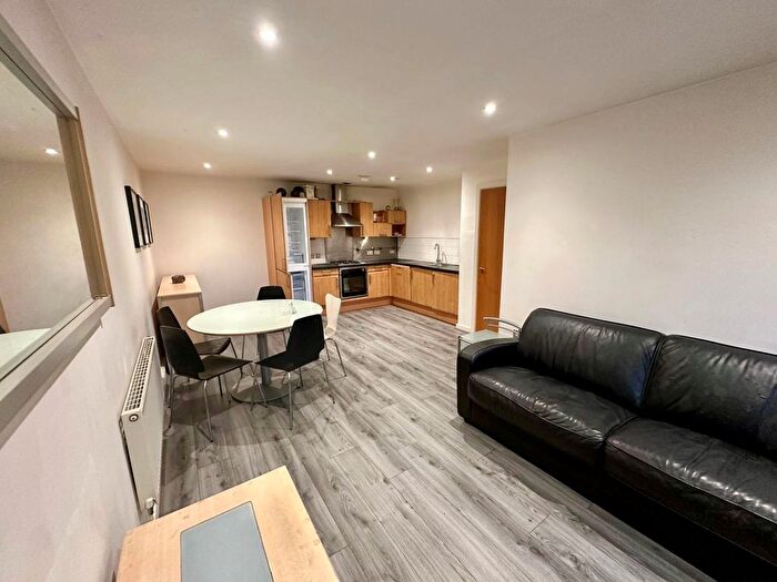 2 Bedroom Property To Rent In St James Quay, Leeds, LS10