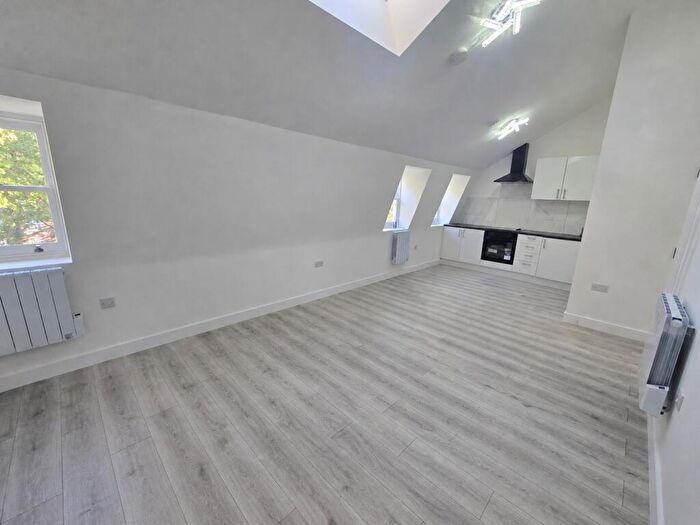 1 Bedroom Flat To Rent In Bow Road, Tower Hamlets, London, E3
