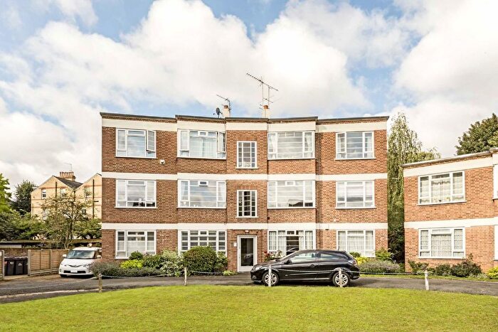 2 Bedroom Flat To Rent In Old House Gardens, East Twickenham, TW1