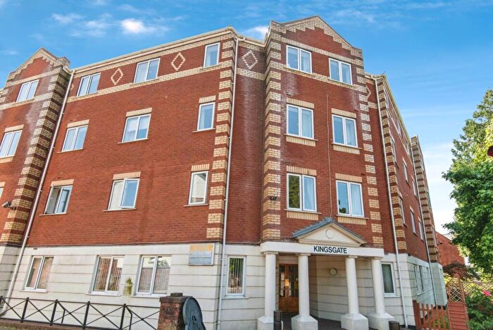 2 Bedroom Flat For Sale In Kingsgate, Pennsylvania Road, Exeter, Devon, EX4