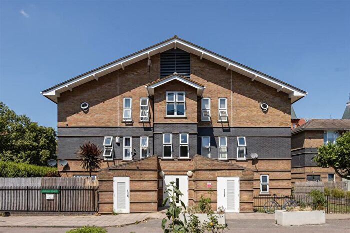 1 Bedroom Flat For Sale In Leabank Square, Hackney, E9