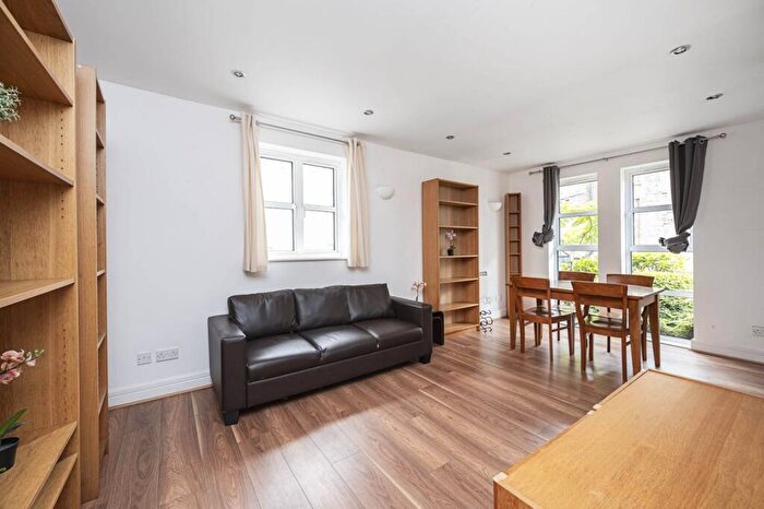 1 Bedroom Flat To Rent In Equity Square, , Shoreditch, London, E2