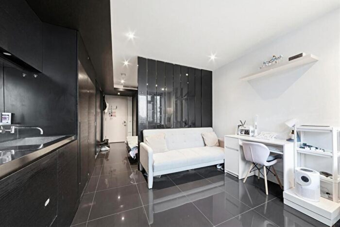 Apartment For Sale In Pan Peninsula, East Tower, London, E14