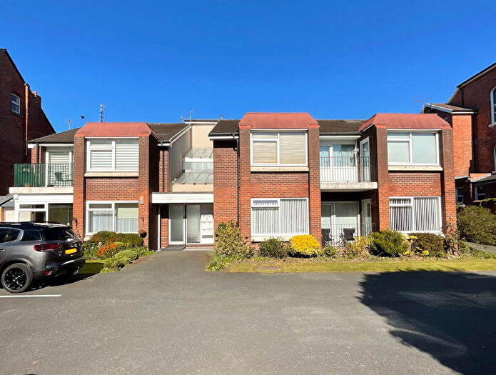 2 Bedroom Flat For Sale In Waterloo Road, Birkdale, Southport, PR8