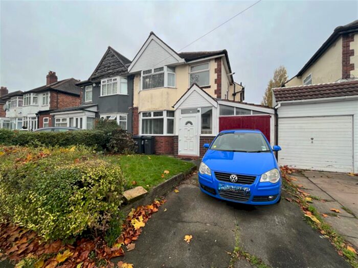 3 Bedroom Semi-Detached House To Rent In Hobmoor Croft, Birmingham, B25
