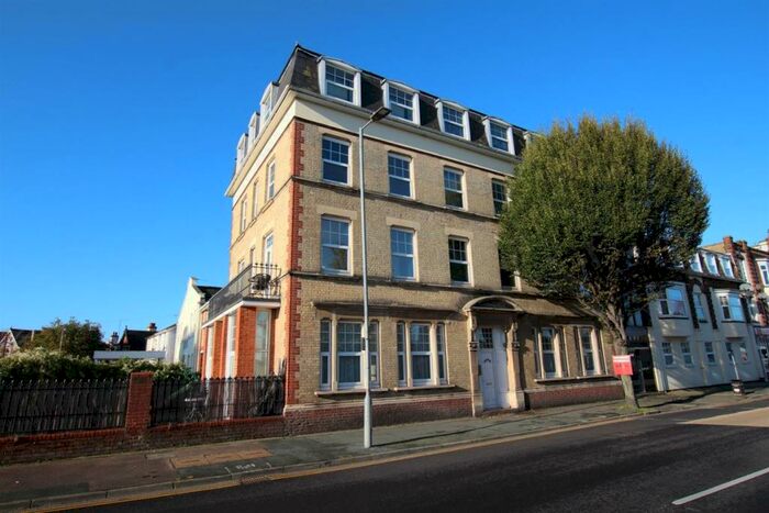 1 Bedroom Flat To Rent In Carnarvon Road, Clacton-on-Sea, CO15