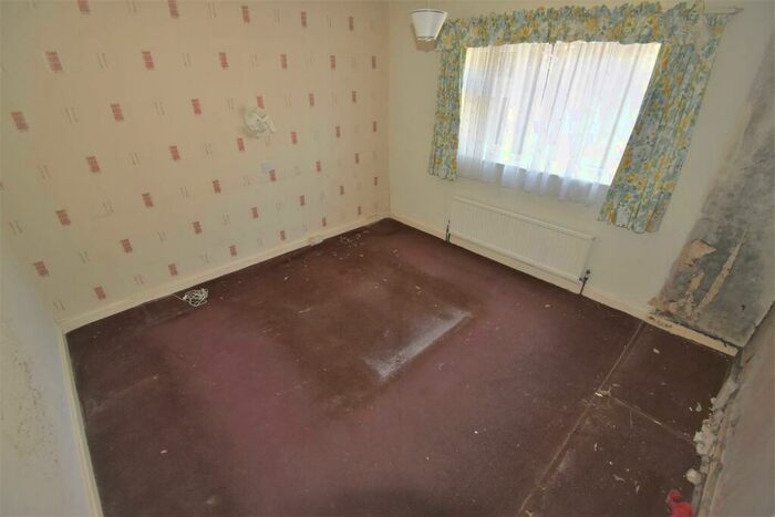 2 Bedroom Semi-Detached Bungalow For Sale In Belton Grove, Birchencliffe, Huddersfield, HD3