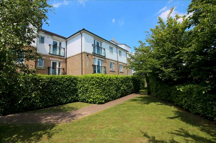 2 Bedroom Apartment To Rent In Modern Two Bed Apartment - Springfield Road, CM2