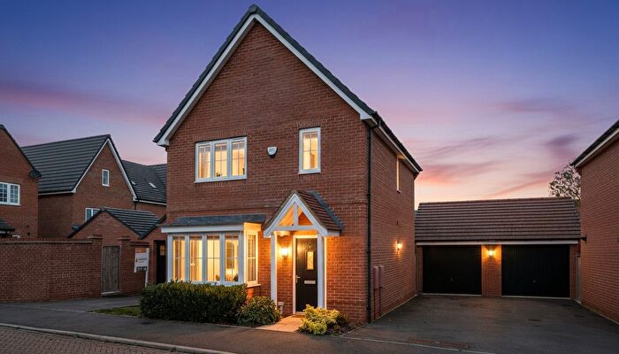 3 Bedroom Detached House For Sale In Drovers Crescent, Thame, Oxfordshire, OX9