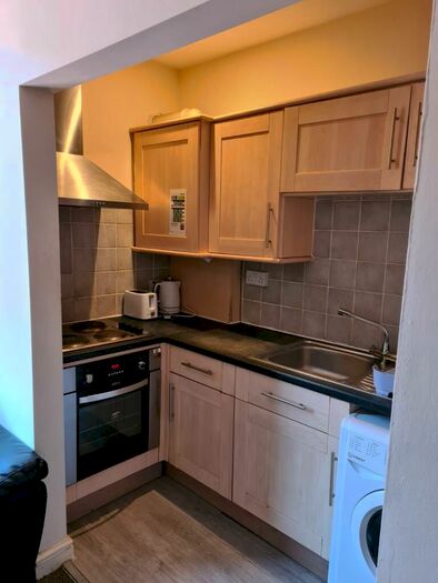 3 Bedroom Apartment To Rent In Flat, Derby Road, Manchester, M14