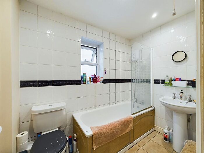 2 Bedroom Detached Bungalow For Sale In Garfield Road, St. George, Bristol, BS5