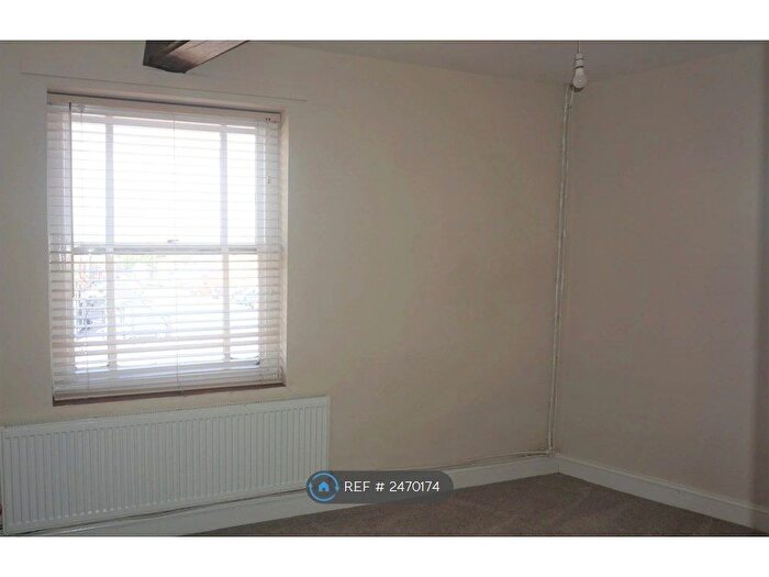 4 Bedroom Flat To Rent In South Street, Crowland, Peterborough, PE6