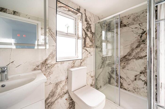 4 Bedroom Terraced House To Rent In Pulleyns Avenue, East Ham, London, E6