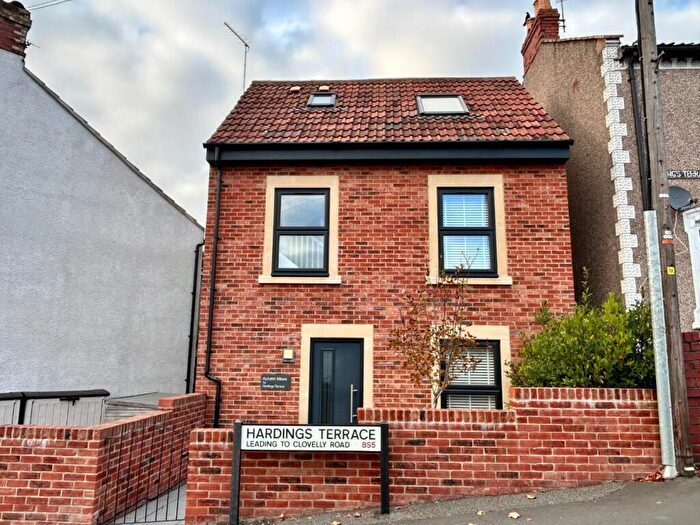 2 Bedroom Detached House For Sale In Clovelly Road, Bristol, BS5