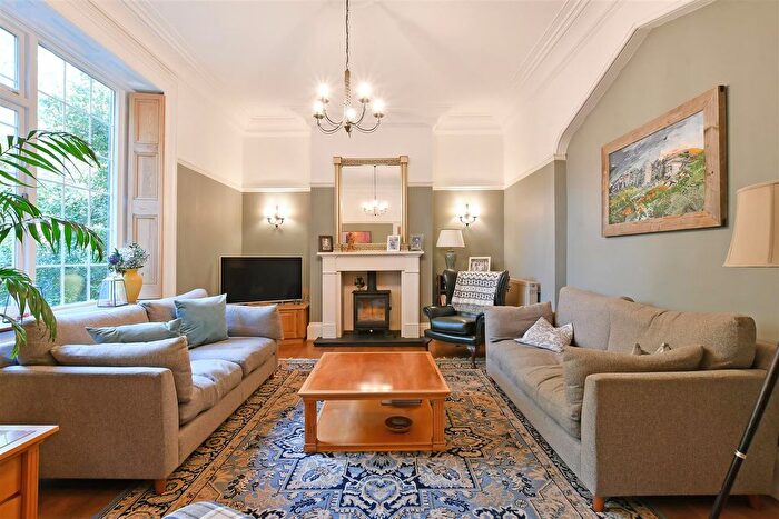 5 Bedroom Terraced House For Sale In Wharncliffe Road, Broomhall, S10