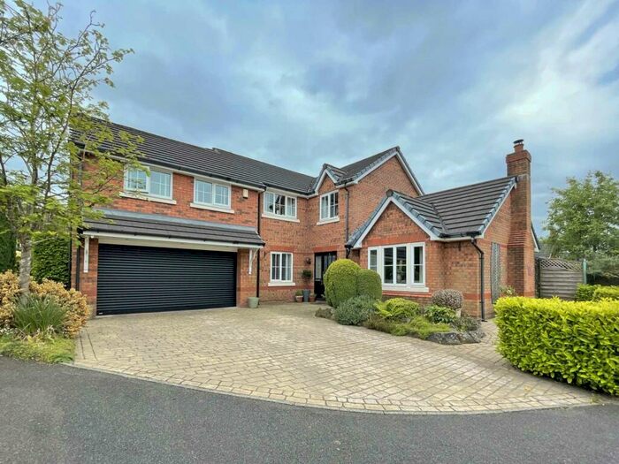 5 Bedroom Detached House To Rent In Verdant Way, Rochdale, OL16