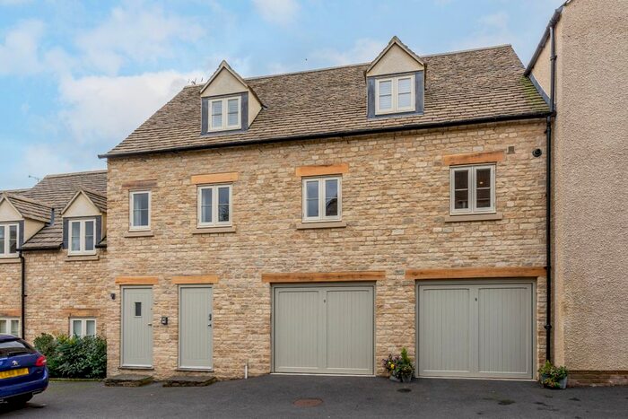 2 Bedroom Flat To Rent In The Chipping, Tetbury GL8
