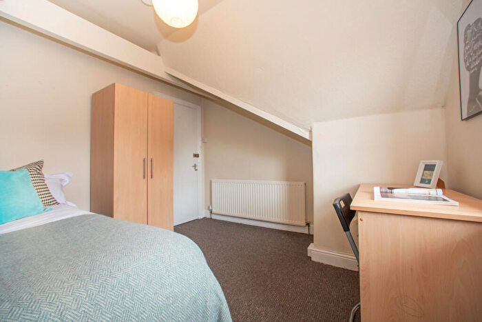 4 Bedroom Terraced House To Rent In Canterbury Drive, Headingley, Leeds, LS6