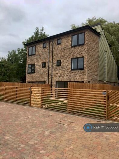 4 Bedroom Semi-Detached House To Rent In Cherry Hinton Road, Cambridge, CB1