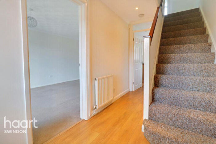 3 Bedroom Terraced House To Rent In Ridgeway Road, Swindon, SN2