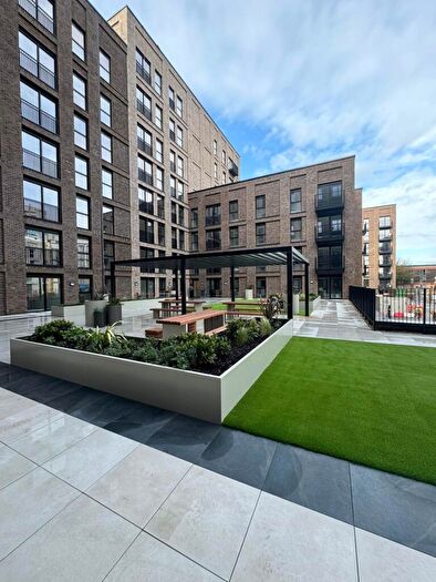 3 Bedroom Apartment For Sale In Salford, M5