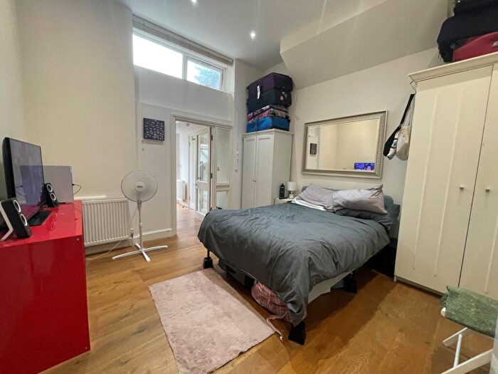 Flat To Rent In , Wilberforce Road, Finsbury Park, N4