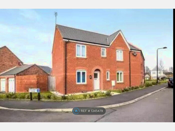 3 Bedroom Semi-Detached House To Rent In Heathermount, Altrincham, WA14