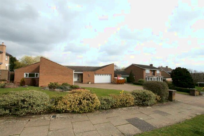 4 Bedroom House To Rent In Thorburn Road, Northampton, NN3