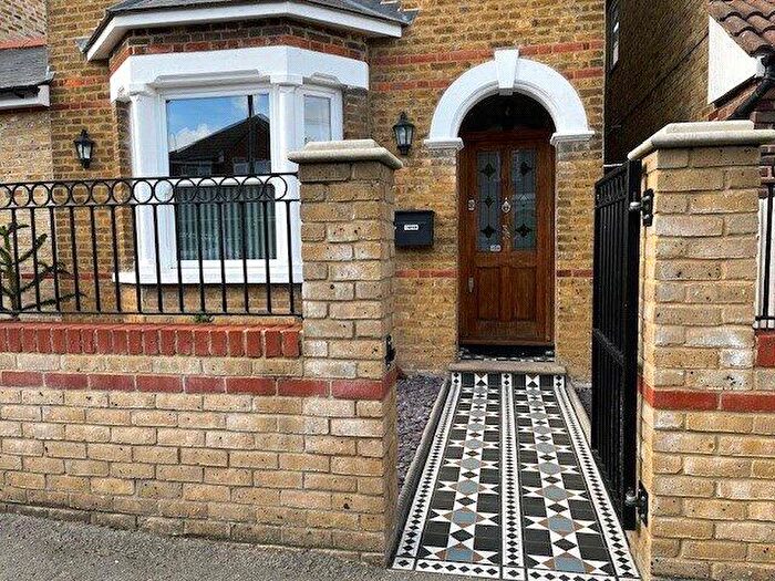 4 Bedroom Detached House For Sale In Derry Downs, Orpington, Kent, BR5