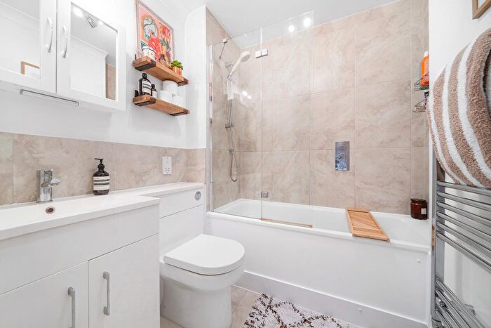 1 Bedroom Flat For Sale In Belvedere Place, London, SW2