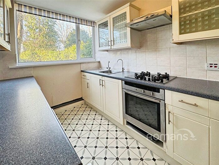 2 Bedroom Flat To Rent In Dunwood Court, Boyn Valley Road, Maidenhead, SL6