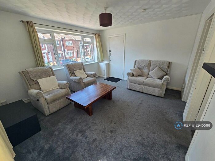 1 Bedroom Flat To Rent In Woodside Court, Southampton, SO17