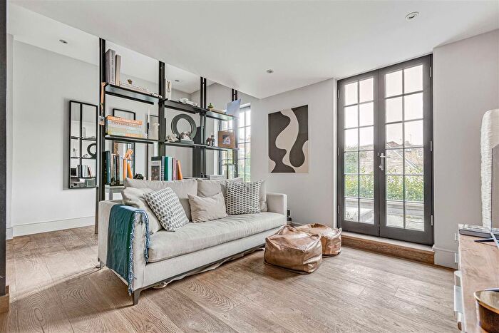 1 Bedroom Flat For Sale In Fulham Road, Parsons Green, SW6