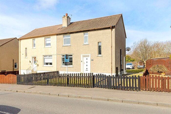 3 Bedroom Semi-Detached House For Sale In Drove Road, Armadale, EH48