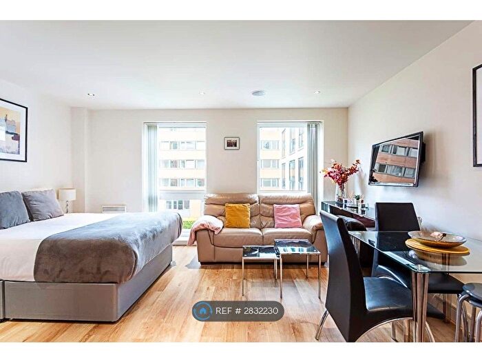 Studio To Rent In Counter House, London, SW6