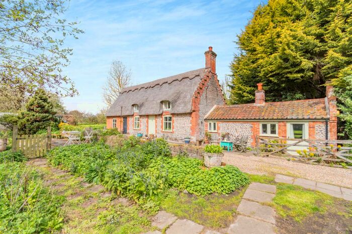 3 Bedroom Property For Sale In Aylmerton Road, Sustead, Norwich, NR11