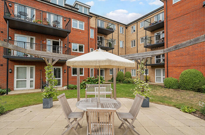 1 Bedroom Flat For Sale In Botley Road, Park Gate, Southampton, Hampshire, SO31
