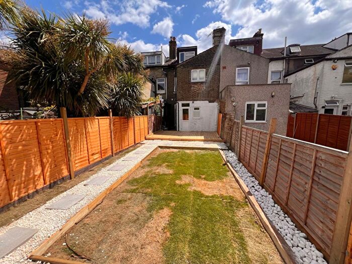 1 Bedroom Studio To Rent In St. James's Road, Croydon, CR0