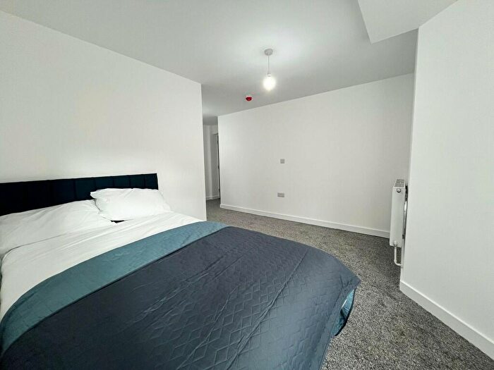 9 Bedroom Apartment To Rent In Camden Street, Liverpool, Merseyside, L3
