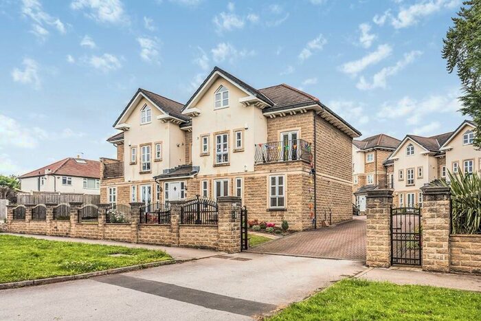 2 Bedroom Apartment To Rent In Ring Road, Seacroft, Leeds, LS14