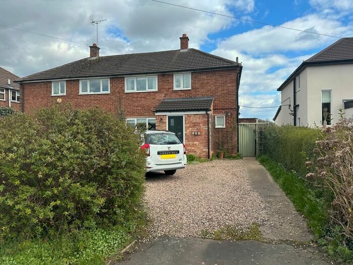 3 Bedroom Semi-Detached House For Sale In Barton Gate, Barton Under Needwood, Burton-On-Trent, DE13