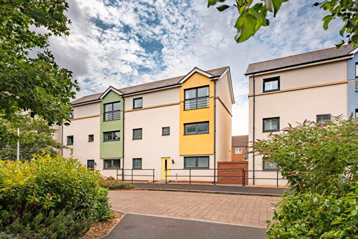 4 Bedroom Semi-Detached House For Sale In Bittern Avenue, Portishead, Bristol, BS20