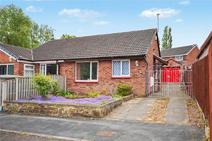 2 Bedroom Bungalow For Sale In Grange Fields Way, Leeds, West Yorkshire, LS10