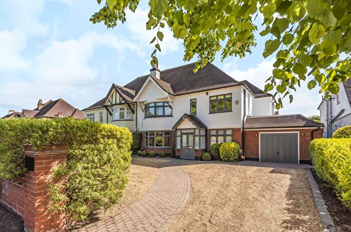 6 Bedroom Semi-Detached House For Sale In Bromley Common, Bromley, BR2