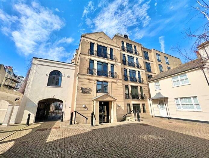 1 Bedroom Flat To Rent In Russell House, Russell Mews, Brighton, BN1