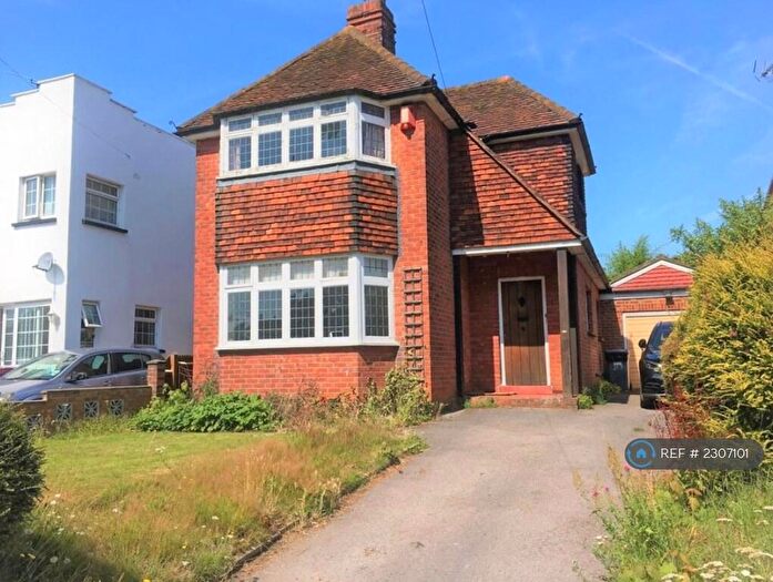 3 Bedroom Detached House To Rent In Norcot Road, Tilehurst, Reading, RG30